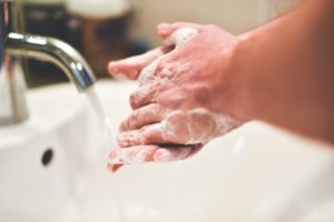 Illustrasjonsfoto av vasking av hender