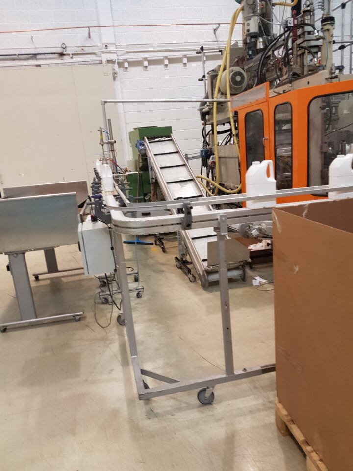 Bilde fra produksjonslinjen til en av plastemballasjeprodusentene STAM har besøkt for å samle inn luftprøver. Foto: STAMI